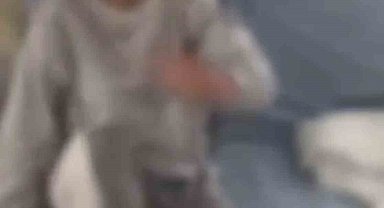 Darbettiği kız kardeşinin üzerine kaynar su döküp özür diletti