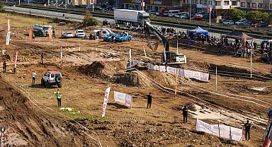 Deniz kenarında gerçekleştirilen zorlu Off-Road yarışları nefesleri kesti