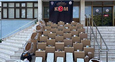 Denizli'de eş zamanlı operasyonlarda binlerce kaçak sigara yakalandı