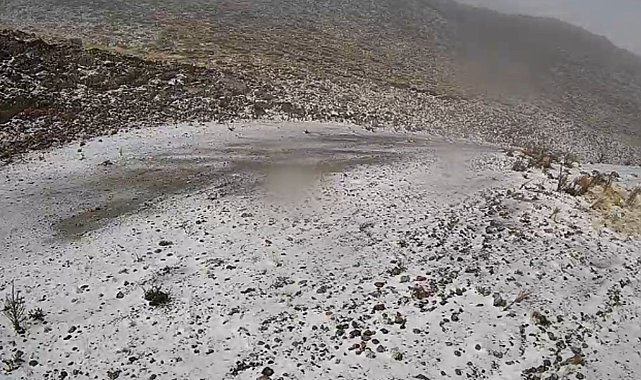 Denizli'ye yılın ilk karı düştü