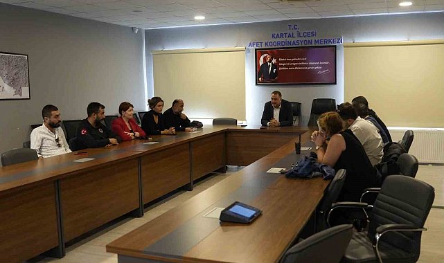 Deprem sonrası Kartal'da acil değerlendirme