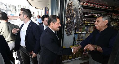 Depremzede esnaftan iş yerini üçüncü kez ziyaret eden valiye davet