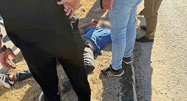 Devrilen motosikletliye araç çarptı: 1 yaralı