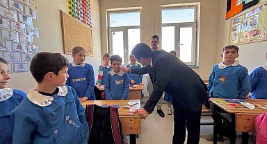 Diyadin'de okul ziyaretleri sürüyor