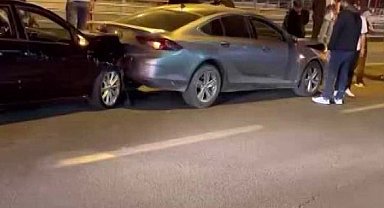 Diyarbakır'da 9 aracın karıştığı kazada 3 kişi yaralandı