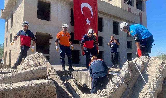 Diyarbakır'da gerçeği aratmayan deprem tatbikatı