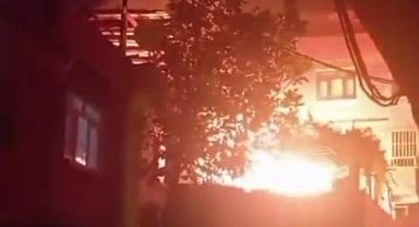 Diyarbakır'da korkutan yangın: Alevler metrelerce yükseldi