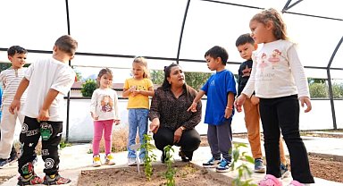 Doğa Çocuk Enstitüsü'nde hem öğreniyor hem de eğleniyorlar
