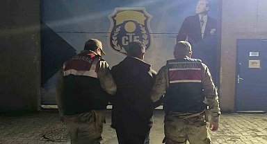 Dolandırıcılıktan aranıyordu Kars'ta jandarma yakaladı