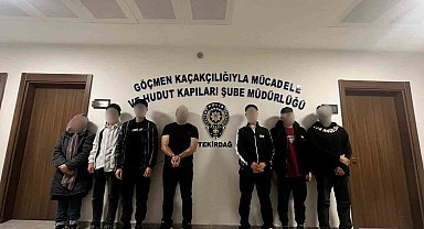 Düğün aracı süsü verilen otomobilden 5 kaçak göçmen çıktı