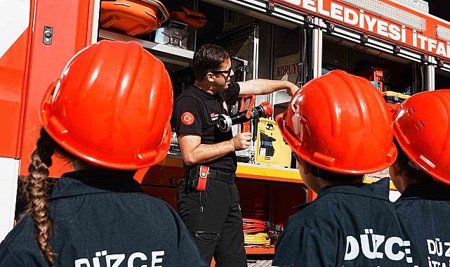 Düzce itfaiyesi 744 öğrenciyi ağırladı