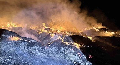 Eber Gölü'nden toplanan kamışların depolandığı alanda yangın