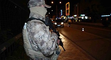 Edirne'de "Huzurlu Sokaklar" uygulaması: Ruhsatsız tabanca ele geçirildi, 15 sürücüye 178 bin TL ceza