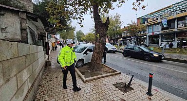 Edirne'de yola dökülen yağ zincirleme kazaya yol açtı: 4 araç birbirine girdi
