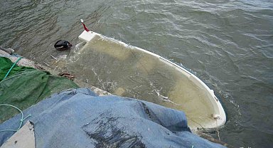 Edremit Körfezi'nde şiddetli lodos balıkçı teknelerini batırdı