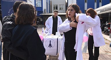Ege Üniversitesi kampüsünde meme kanseri farkındalık etkinliği