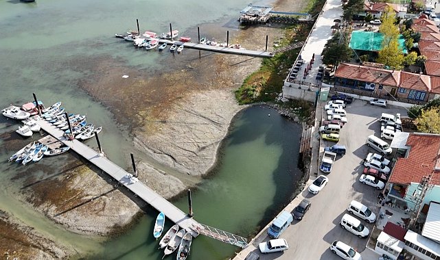 Eğirdir Gölü'nde balıkçı tekneleri karaya oturdu, balıkçılık bitme noktasına geldi