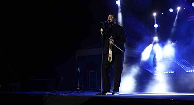 Ekin Uzunlar, Niğde'de unutulmaz bir konser verdi