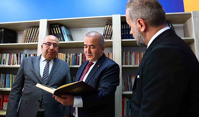 Elazığ Dumlupınar İlkokulu'nda kütüphane açıldı