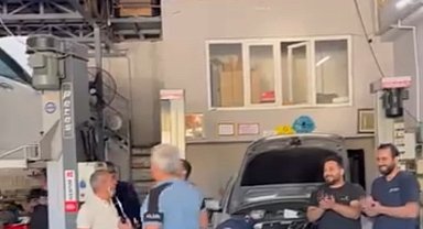 Elazığ Oto Sanayisi'nde renkli anlar: Davul zurnayla aracını teslim aldı
