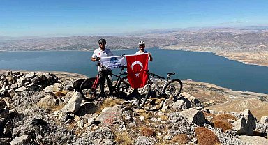 Elazığ'da 2 bin 100 metrelik Mastar Dağı'na bisiklet tırmanışı