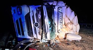 Elazığ'da kamyon devrildi: 1 yaralı