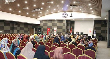 Elazığ'da Kur'an kursu öğreticileri bir araya geldi