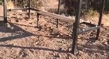 Elazığ'da otobüs durağının koruma plakaları çalındı