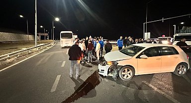 Elazığspor oyuncularını taşıyan otobüs ile otomobil çarpıştı: 1 kişi yaralandı