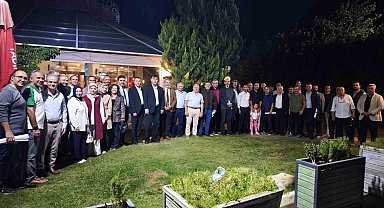 Emekli eğitimcilere plaket takdim edildi
