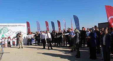 Enerji ve Tabii Kaynaklar Bakanı Bayraktar: "Artık bu dağlarda roket değil, raket sesi var"