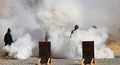 Erzincan polisi hedefi 12'den vuruyor