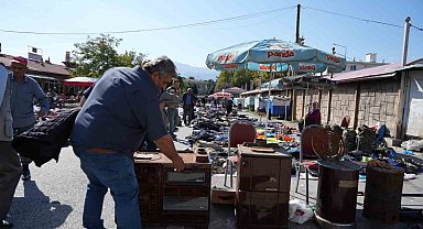 Erzincan'da havalar soğudu, sobalar satışa çıkarıldı