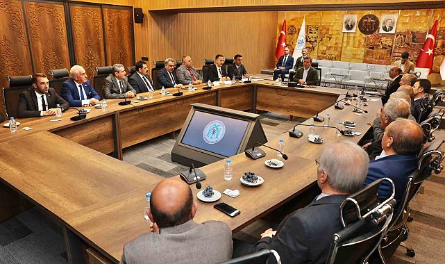 Erzincan'da projeler Vali Aydoğdu başkanlığında değerlendirildi