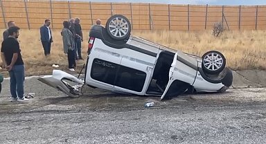 Erzincan'da takla atan araçtaki 4 kişi yaralandı