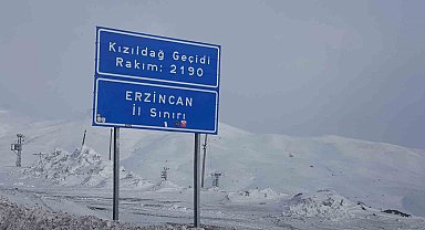Erzincan'ın yüksek kesimlerinde kar yağışı etkili oldu