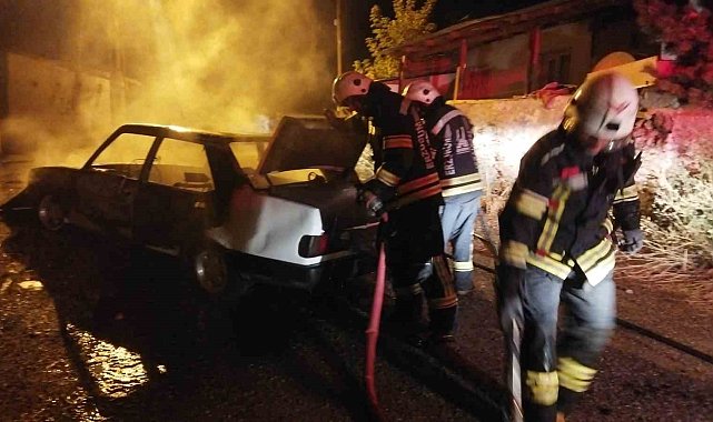 Erzurum'da araç alev topuna döndü