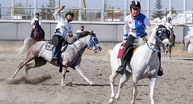 Erzurum'da cirit heyecanı sürüyor