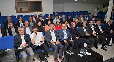 Esenyurt Belediyesi'nden muhtarlara özel eğitim: "Muhtarlar Mektebi" başladı