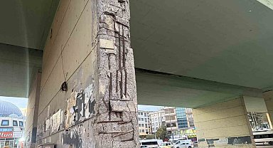 Esenyurt'ta betonları dökülen köprü tehlike saçıyor