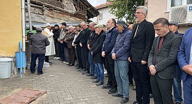 Eski eşi tarafından öldürülen 2 çocuk annesi kadın toprağa verildi