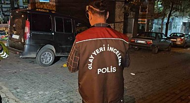 Eski eşini bıçakla yaraladı