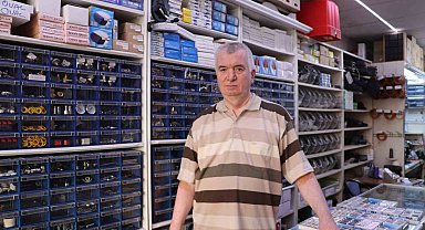 Eskişehir'in son zanaatkârı: 100 yıllık dikiş makinesini bile konuşturabiliyor