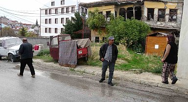 Ev sahibiyle kiracı arasındaki 'çöp bahçe' kavgası bahçenin sınırlarını aştı