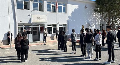 Evren ilçesindeki okullarda deprem tahliye tatbikatı yapıldı