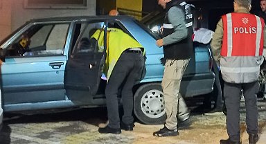 Ezine'de uyuşturucu operasyonu: Kokain ve 500 bin TL yakalandı