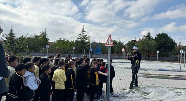 Fatih Ortaokulu'nda 75 öğrenciye trafik güvenliği eğitimi