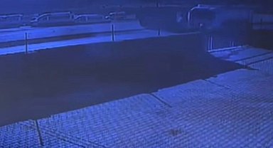 Feci kaza kamerada: Tır ile kafa kafaya çarpışan kamyonun sürücüsü öldü