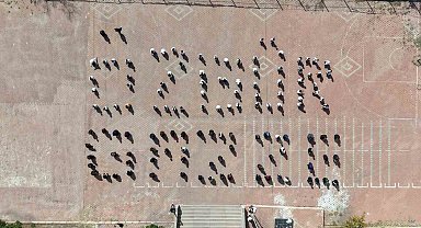 Filistin için tek yürek olan öğrencilerden "Özgür Gazze" koreografisi