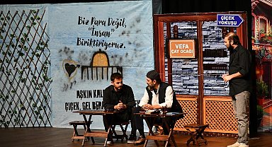 Filistin'in çığlığı "Aynalar" oyunu ile Başiskele'de yankılandı